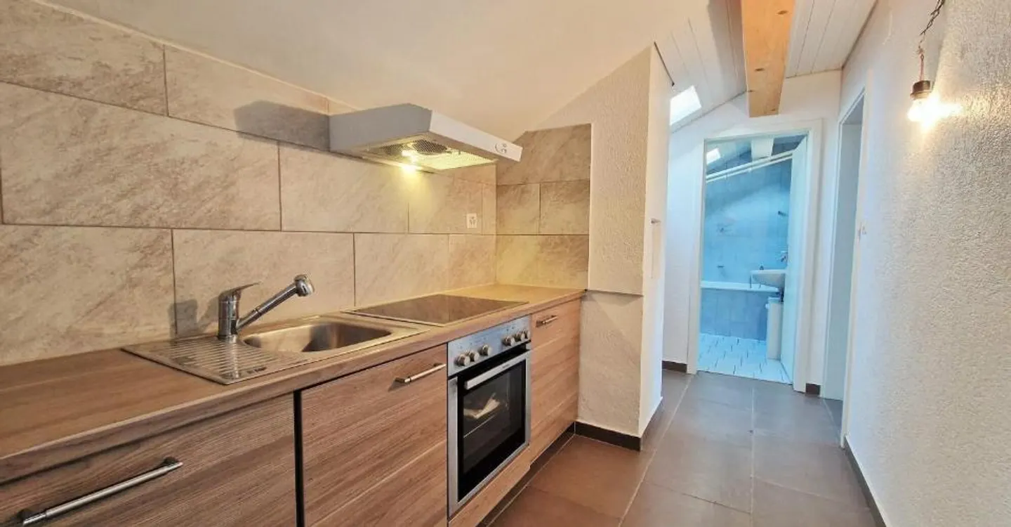 Appartement de 2.5 pièces au 2ème étage à Berlincourt à louer - Foto 1 von 7