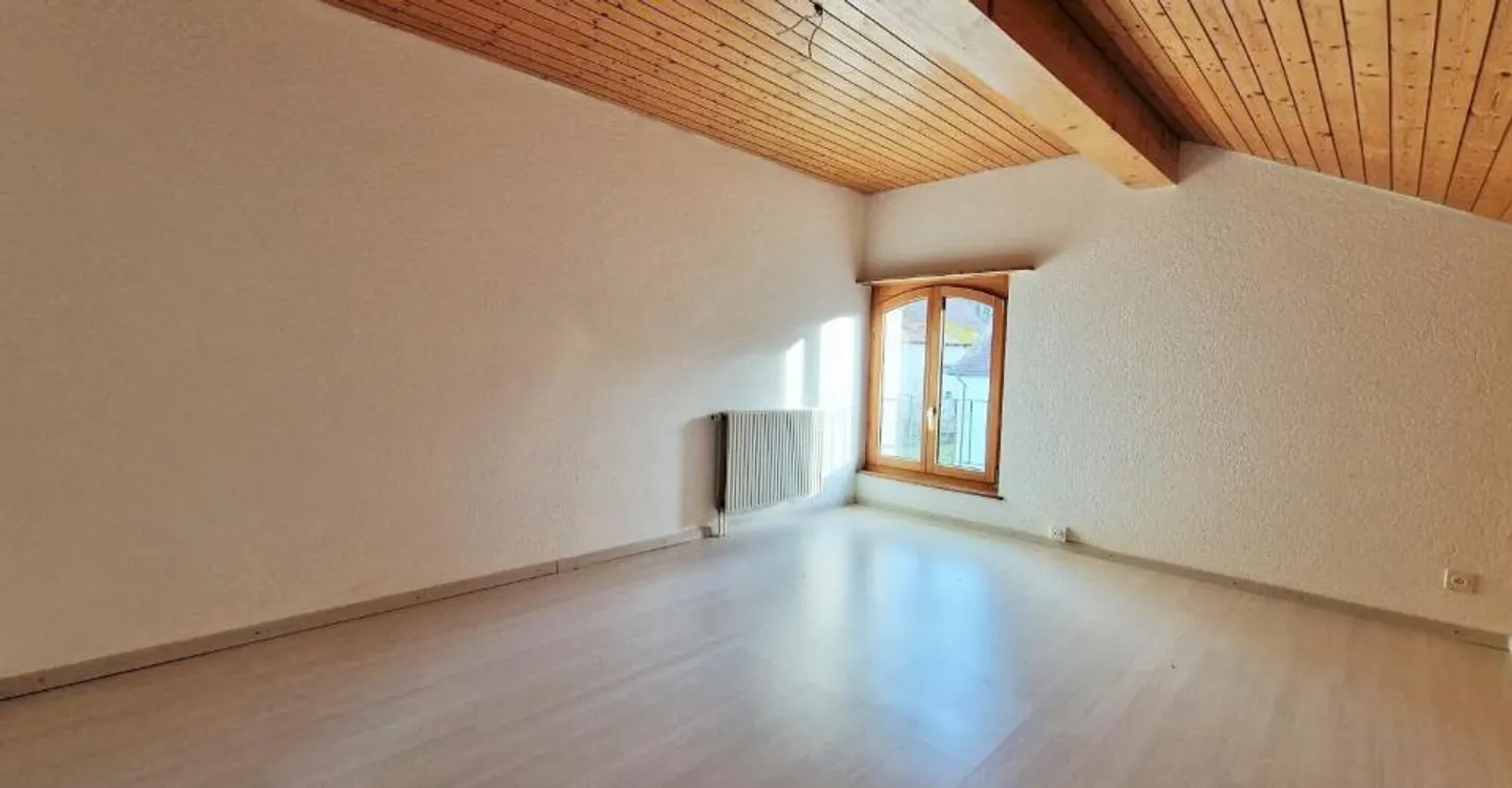 Appartement de 2.5 pièces au 2ème étage à Berlincourt à louer - Foto 2 von 7