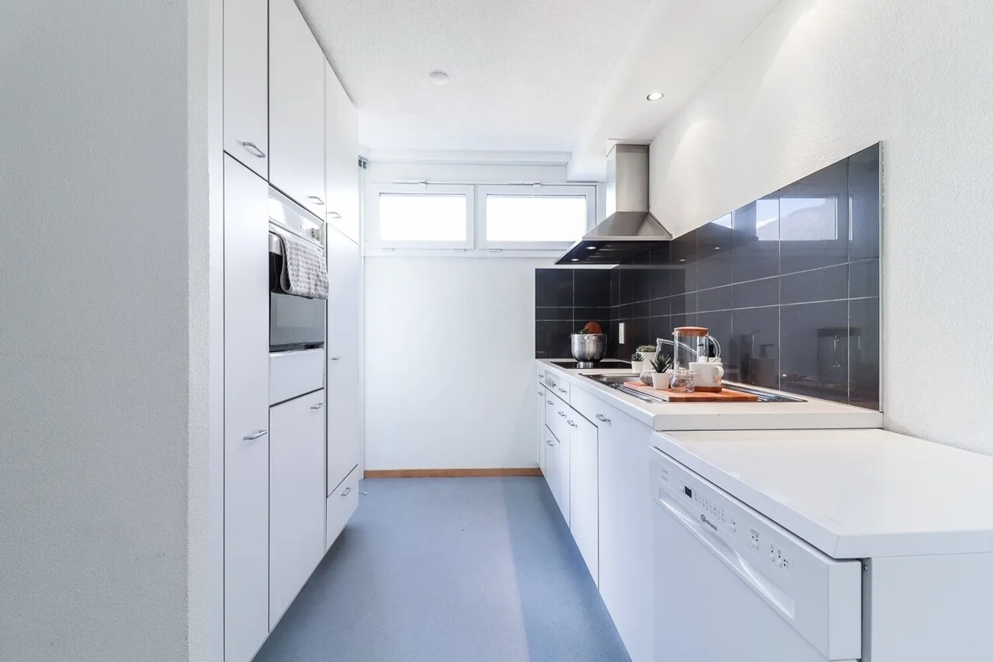 Charmante 4,5-Zimmer-Tripex in einer grünen Umgebung - Foto 2 von 9