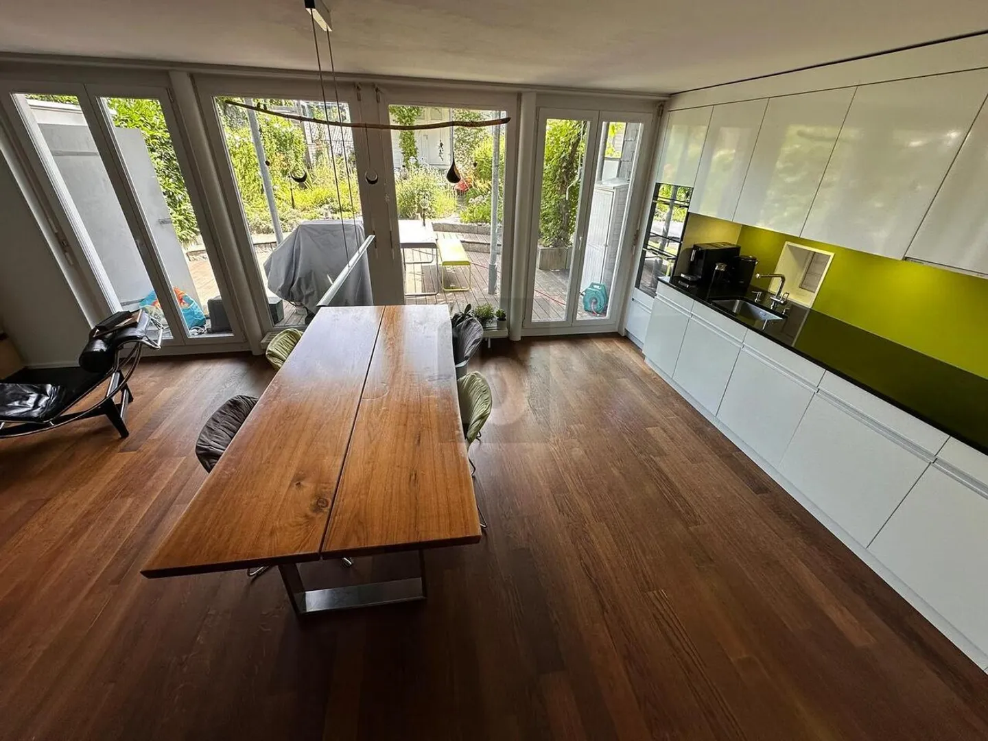 STYLISHLY FURNISHED - PRIVATE GARDEN - AVAILABLE FOR 12 MONTHS - Photo 3 of 6