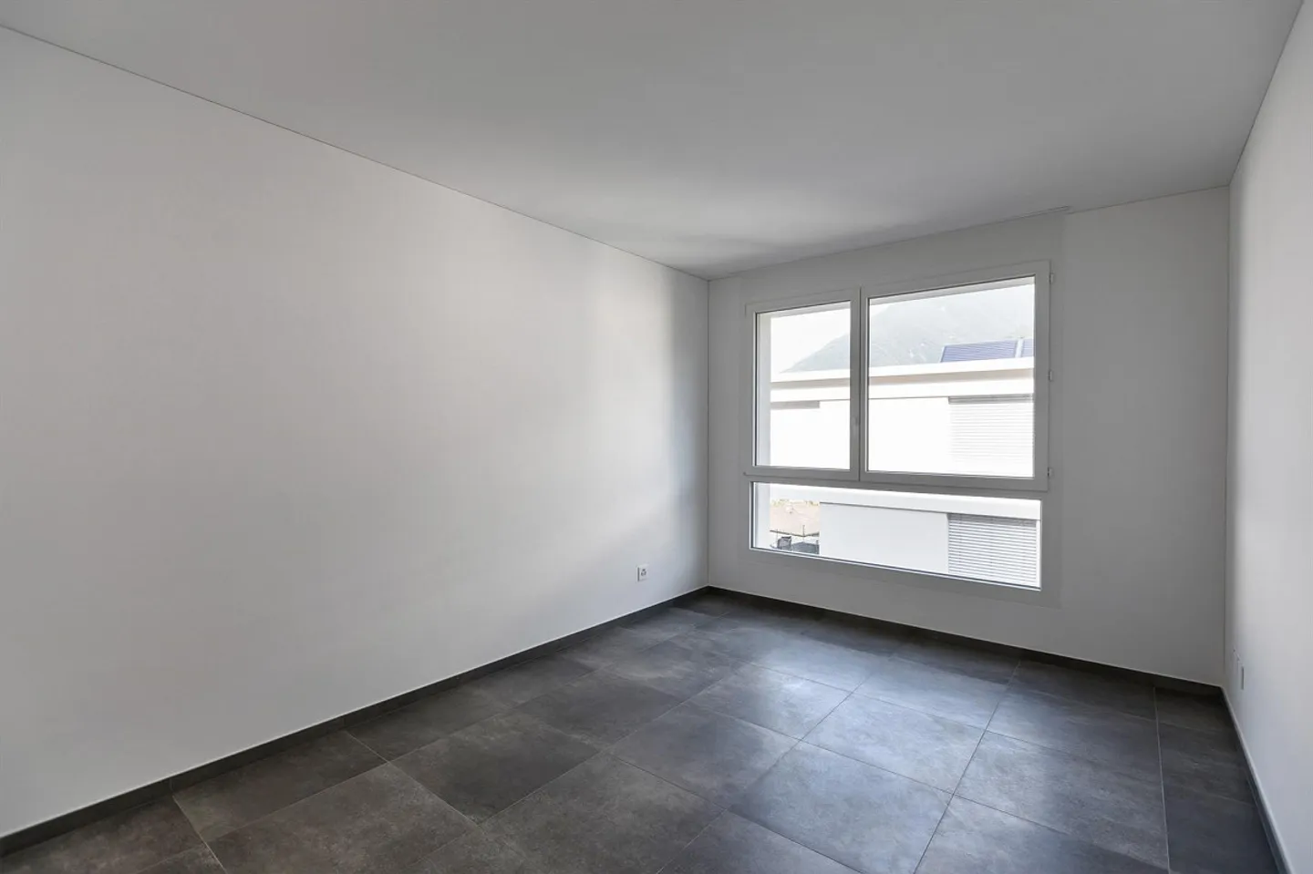 Living in a unique context - Photo 4 of 9