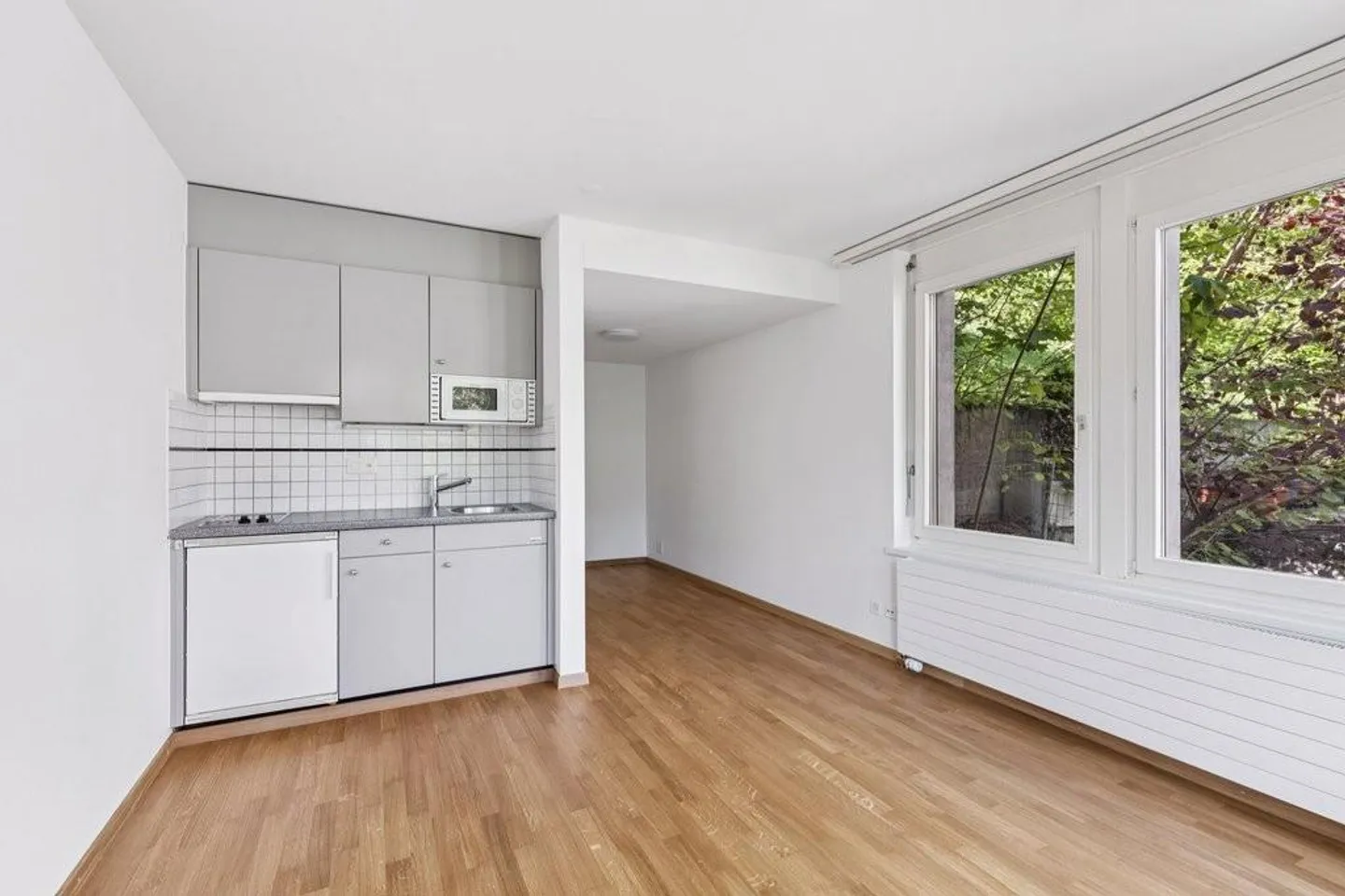 Single apartment with a view of greenery - Photo 1 of 9