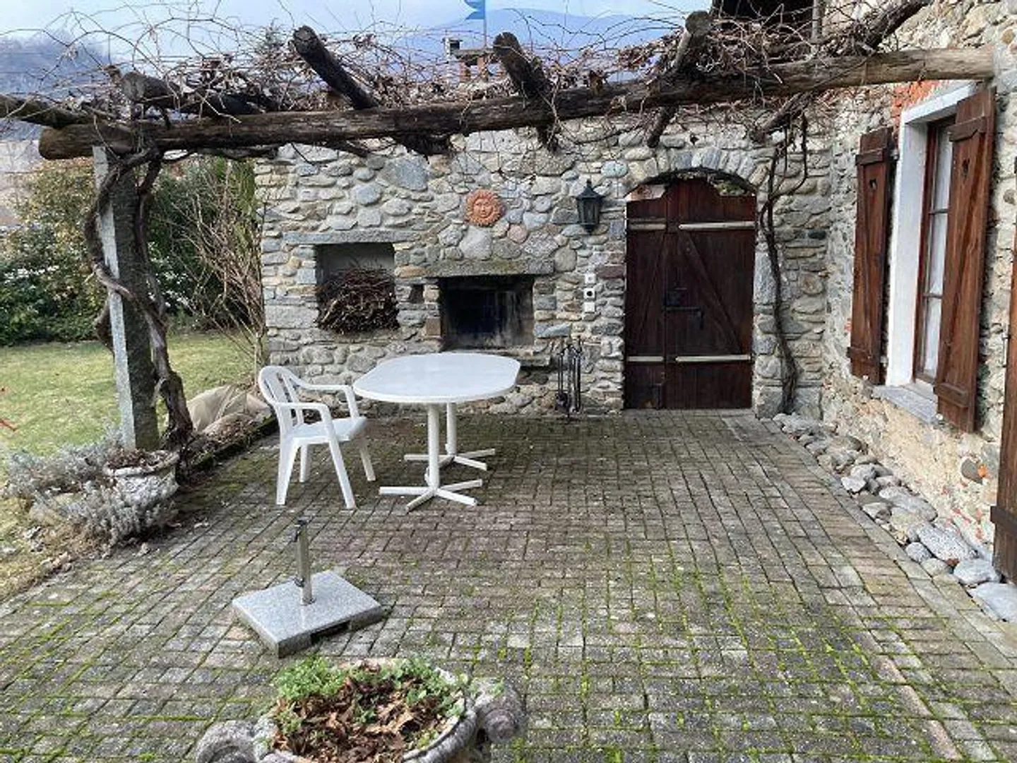 4 1/2-Room Ticino House with Beautiful Garden - Photo 31 of 40