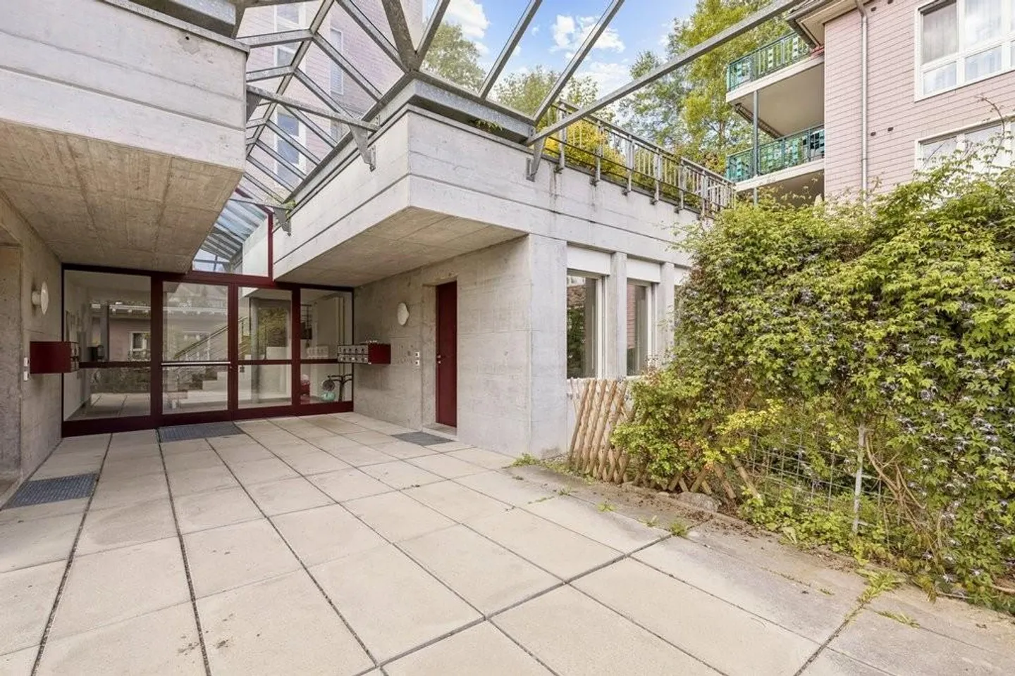 Single apartment with a view of greenery - Photo 8 of 9