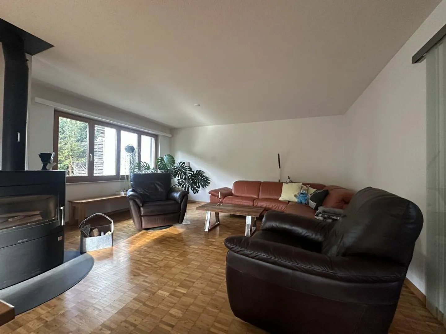 Maison individuelle de 5 ½ pièces pour personnes actives dans un emplacement idyllique à Gams - Photo 3 sur 12