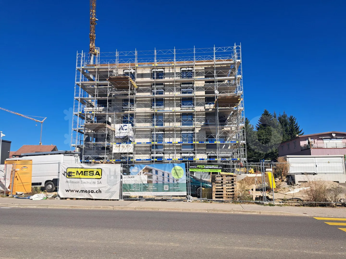 Modern Commercial Space in Romont - Photo 1 of 5