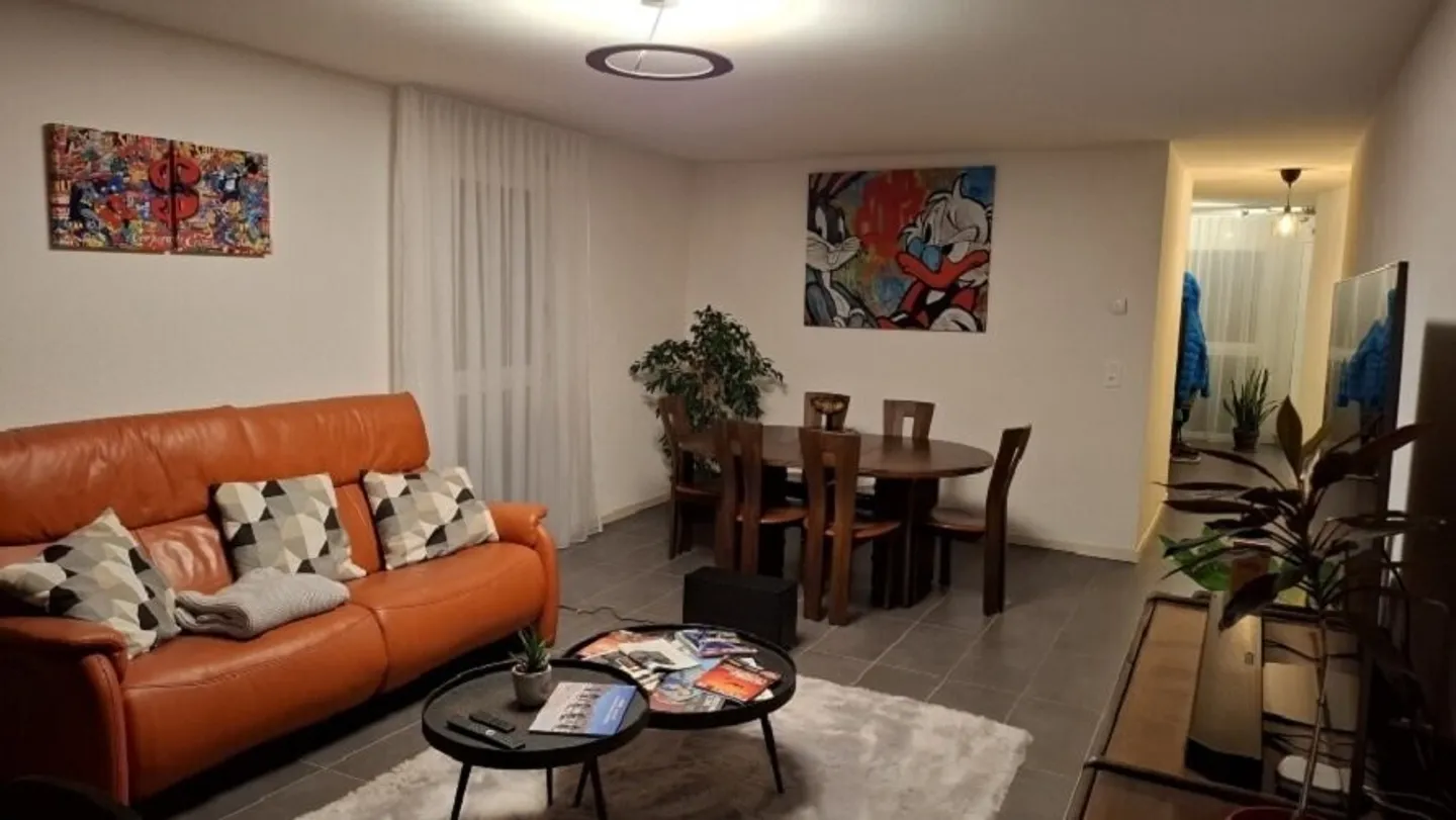 Appartement Charmant en Zone Résidentielle - Photo 2 sur 8