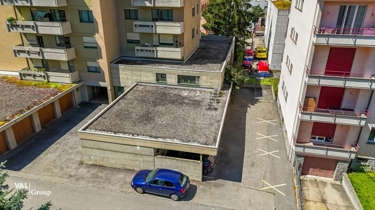 Installations de production et de stockage dans un excellent emplacement central - Photo 8 sur 10