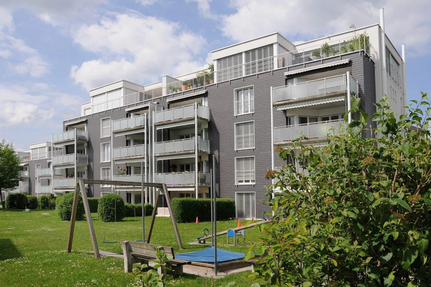 Appartement proche du centre dans un environnement familial - Photo 1 sur 11