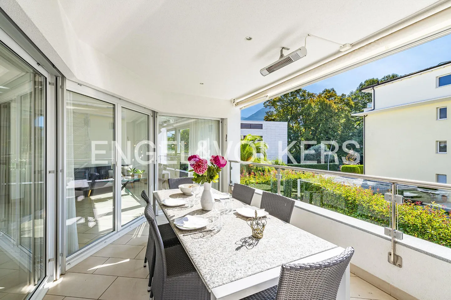 Beautiful and bright 4.5-room apartment near the lake (84) - Photo 1 of 12