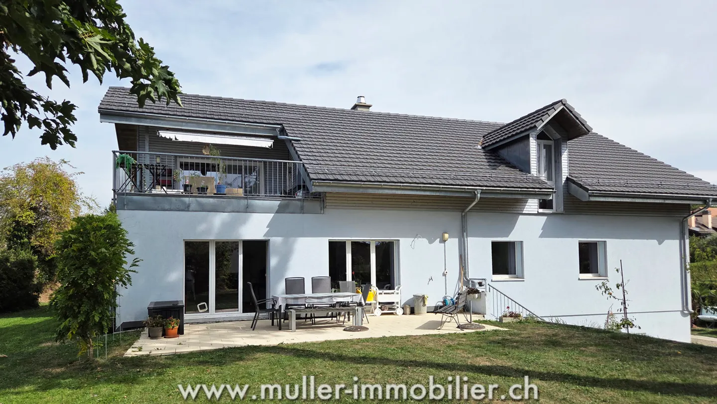Stunning Villa with 3 Apartments - Photo 6 of 13