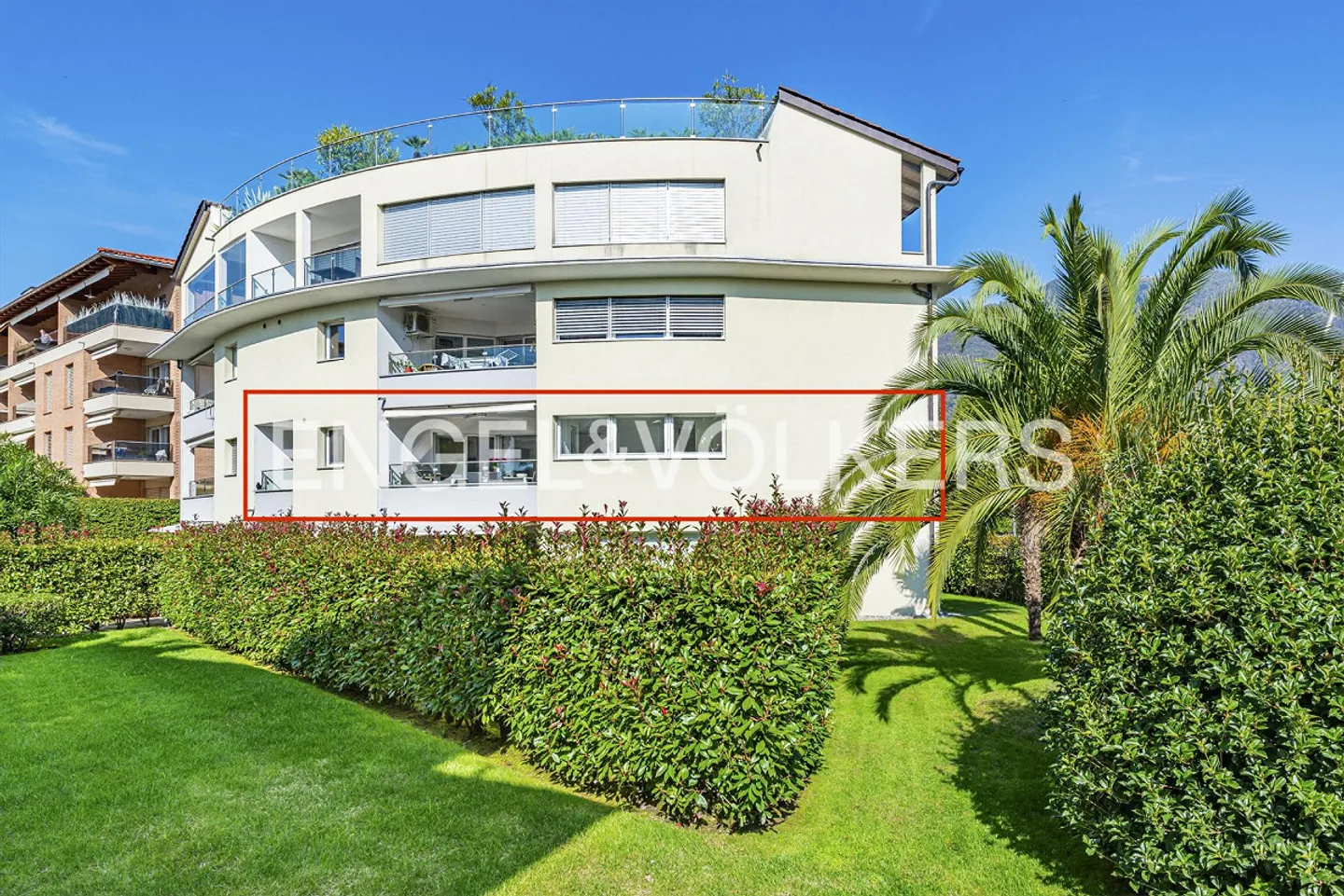 Beautiful and bright 4.5-room apartment near the lake (84) - Photo 2 of 12