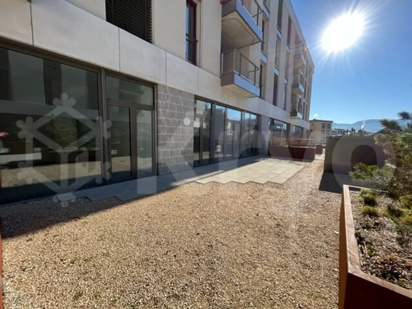 BEL APPARTEMENT DE 3.5 PIECES DE 92 M2 AVEC TERRASSE - Photo 4 sur 8