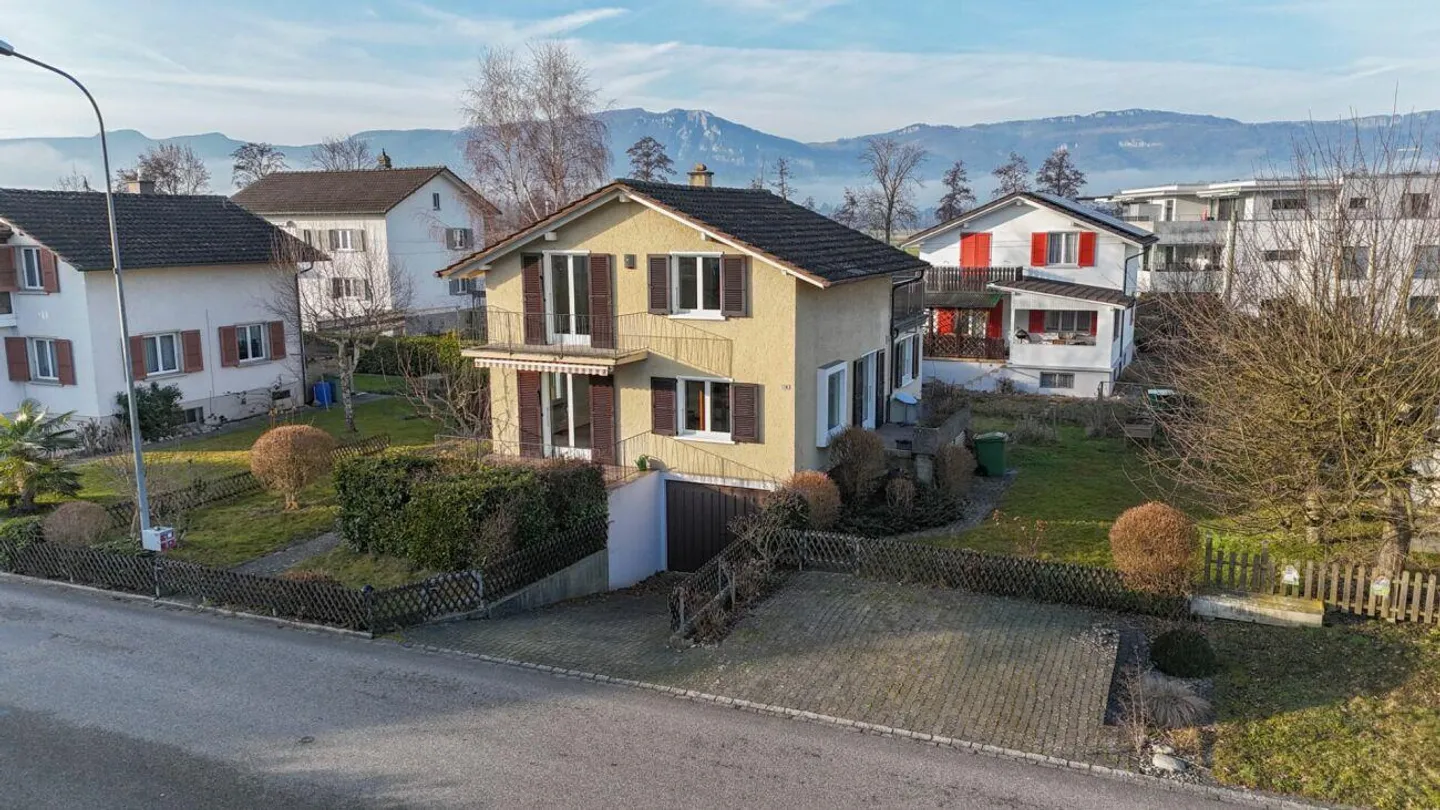 Detached single-family house with garden and design options - Photo 1 of 30