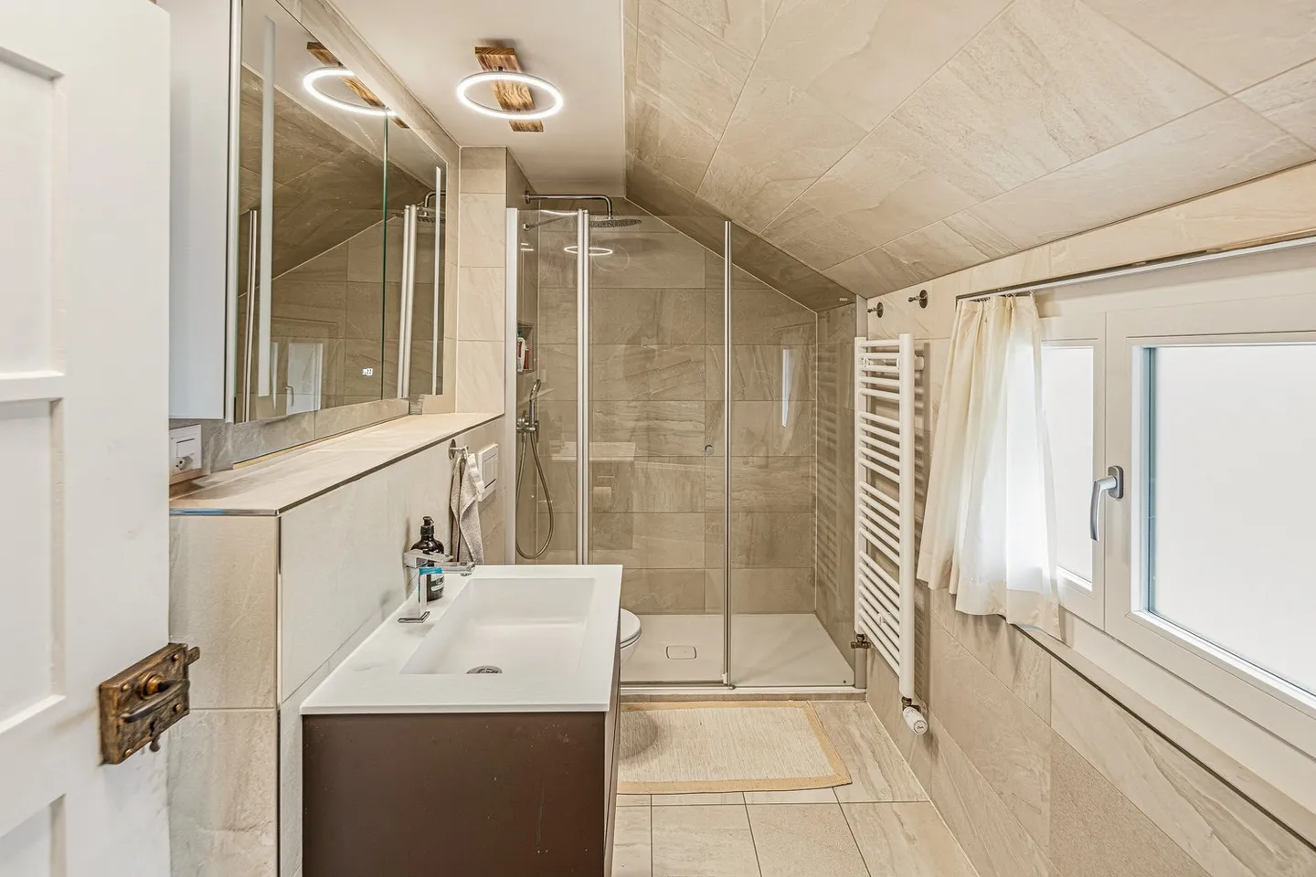 Charmantes renoviertes Doppelhaus - Foto 2 von 13