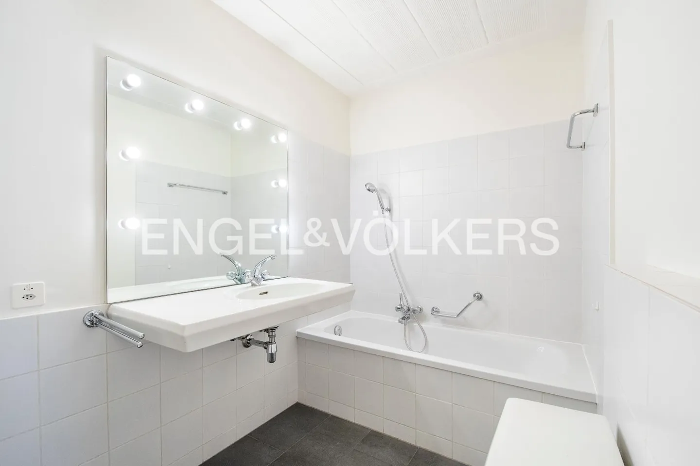 Maison de ville fascinante avec 3,5 pièces et vue unique sur le lac (21) - Photo 8 sur 11