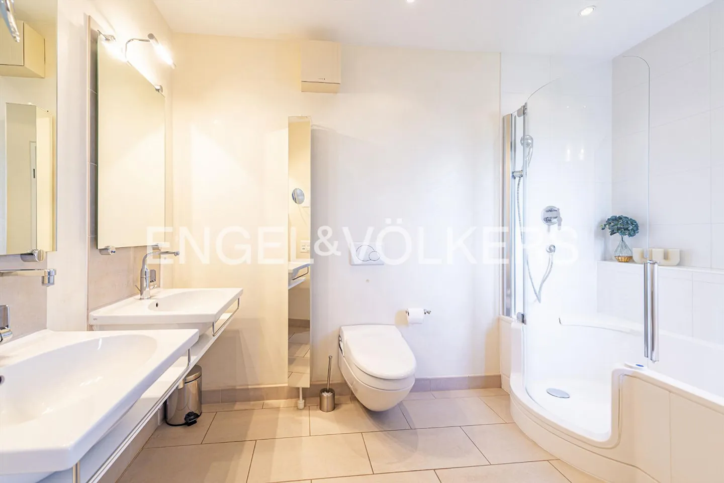 Beautiful and bright 4.5-room apartment near the lake (84) - Photo 11 of 12