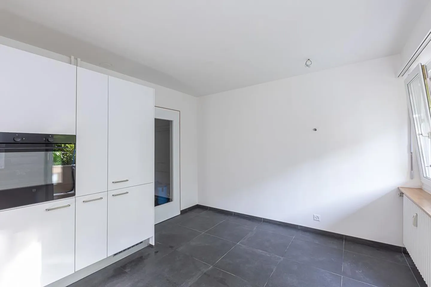4-room apartment in the heart of Binningen - Photo 7 of 10