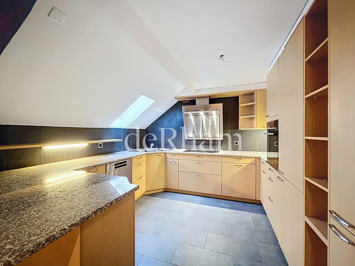 Charmante 4,5-Zimmer-Duplexwohnung mit Garten! - Foto 1 von 11