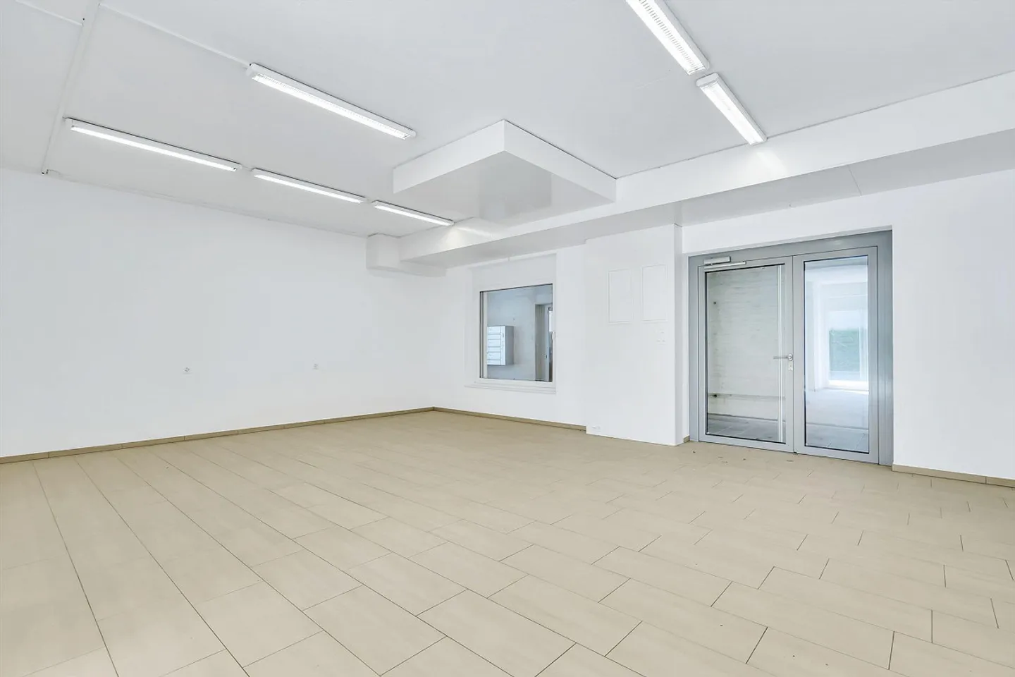 Ufficio/atelier spazioso e luminoso in affitto! - Foto 1 di 12