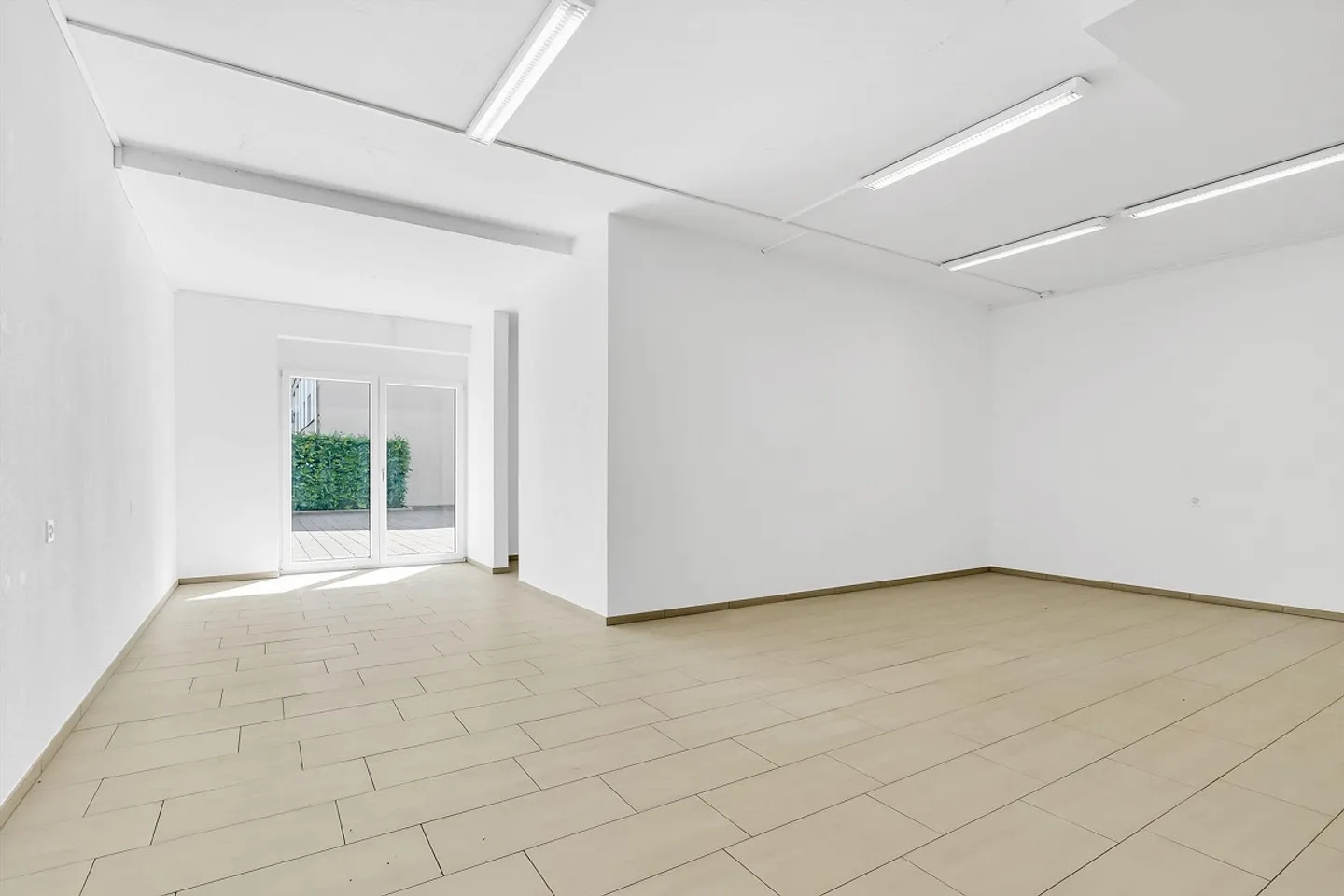Ufficio/atelier spazioso e luminoso in affitto! - Foto 4 di 12