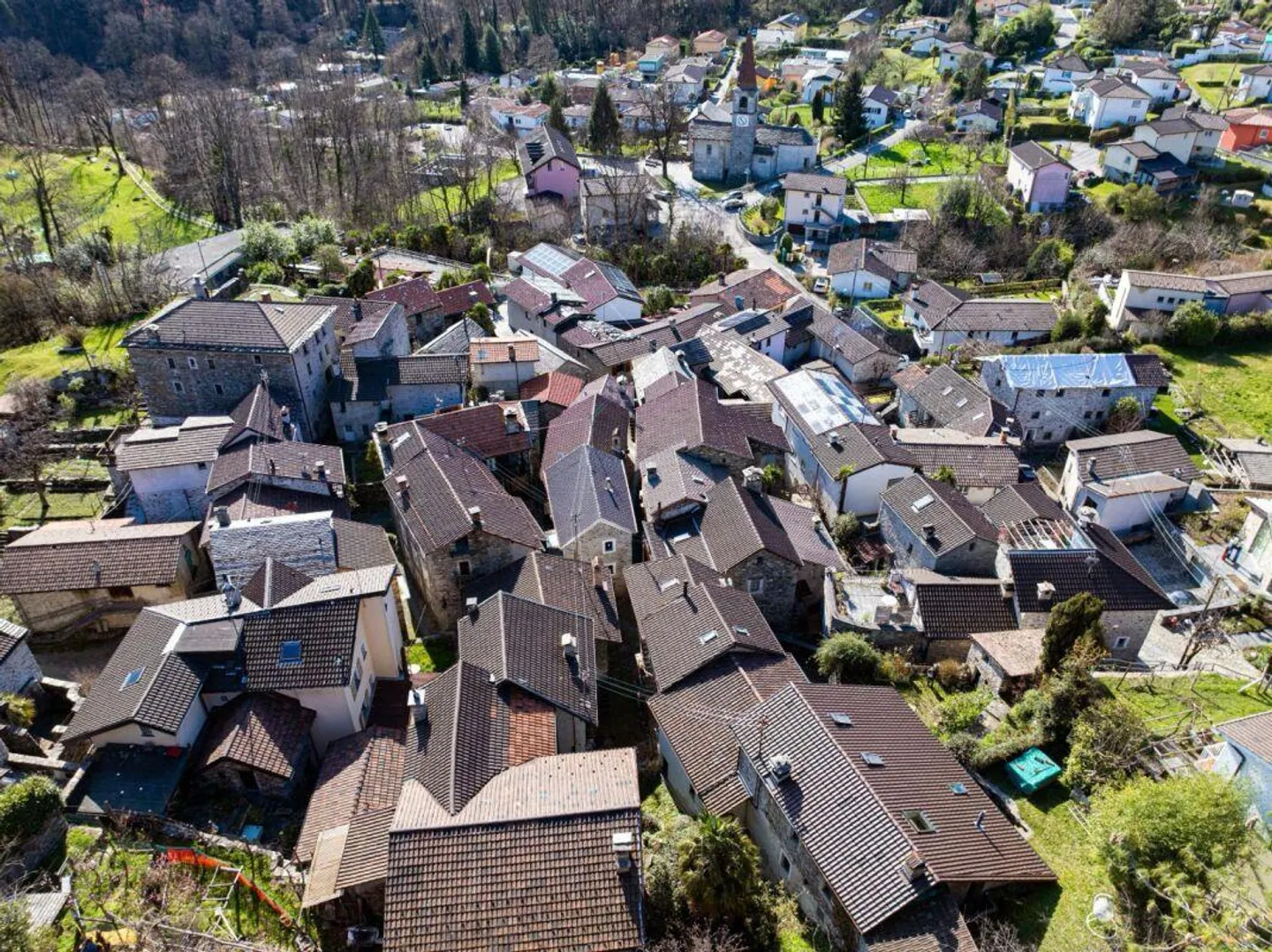 History and Charm – Ancient House with Two Apartments, Garden and Garage - Photo 9 of 9