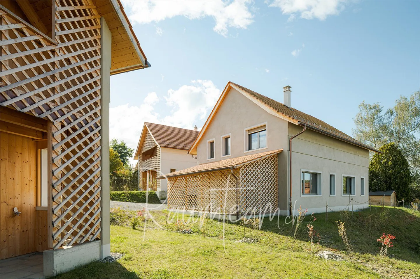 First occupancy: Charming single-family home in chalet style - Photo 3 of 9