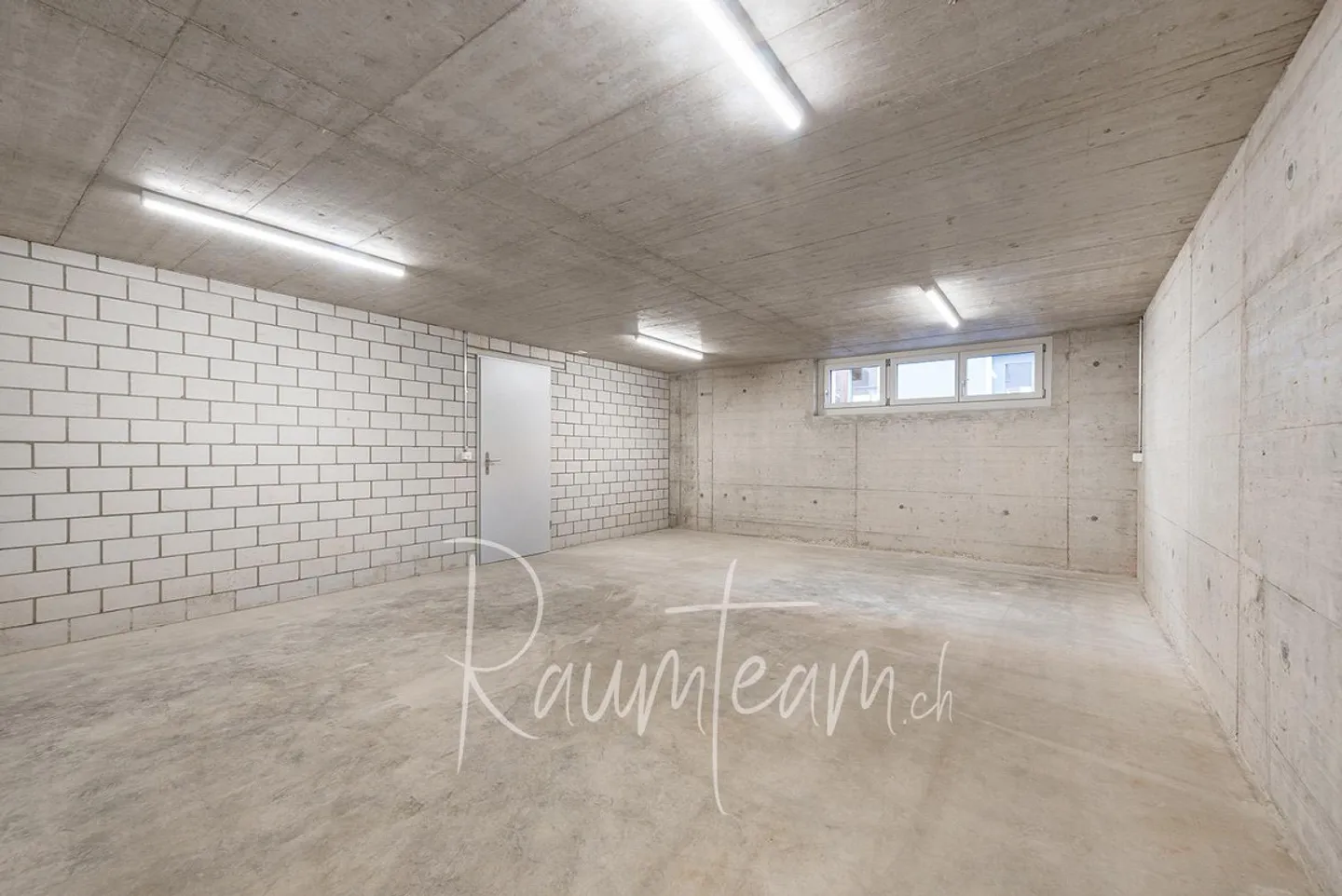 First occupancy: Charming single-family home in chalet style - Photo 8 of 9