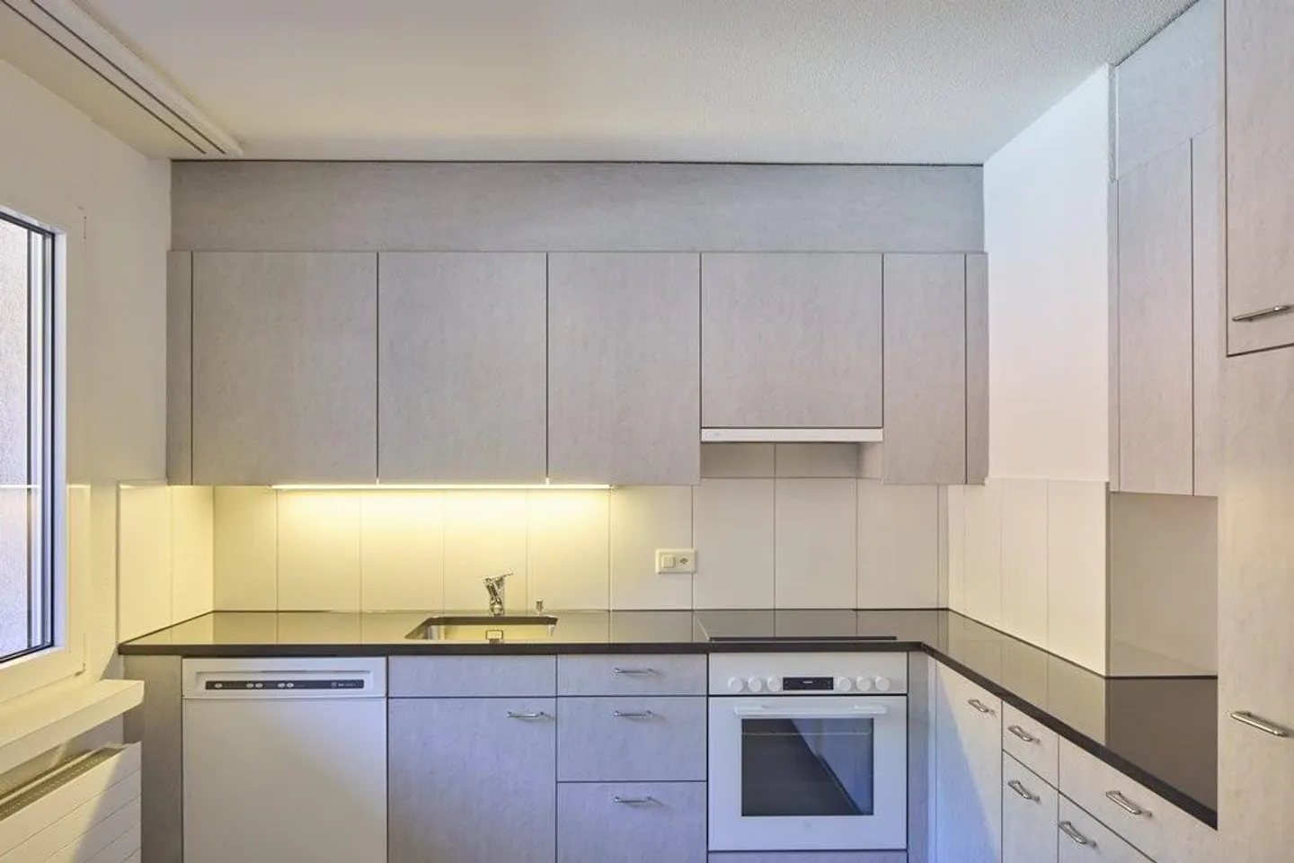 LOUER SANS CAUTION - nouvel appartement sous les combles rénové - Photo 2 sur 10