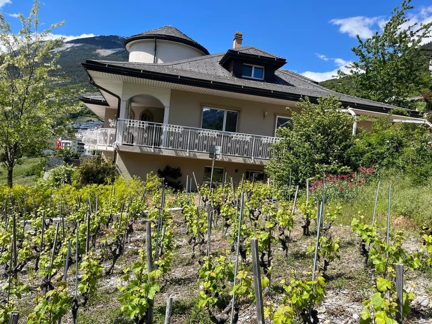 Villa con appartamento separato a Leuk-Stadt - Foto 1 di 13