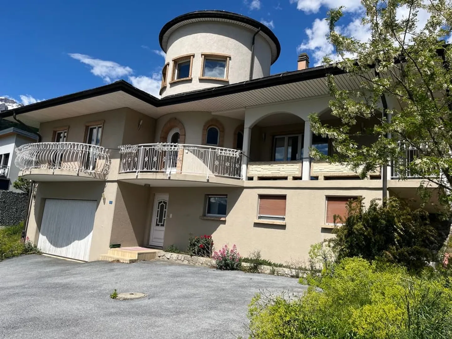 Villa con appartamento separato a Leuk-Stadt - Foto 2 di 13