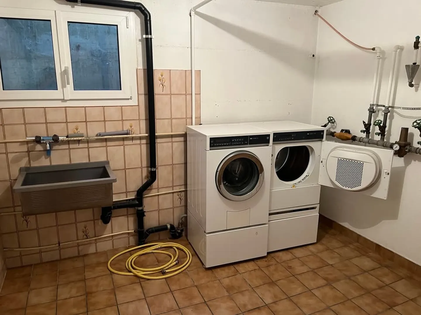 Villa con appartamento separato a Leuk-Stadt - Foto 5 di 13