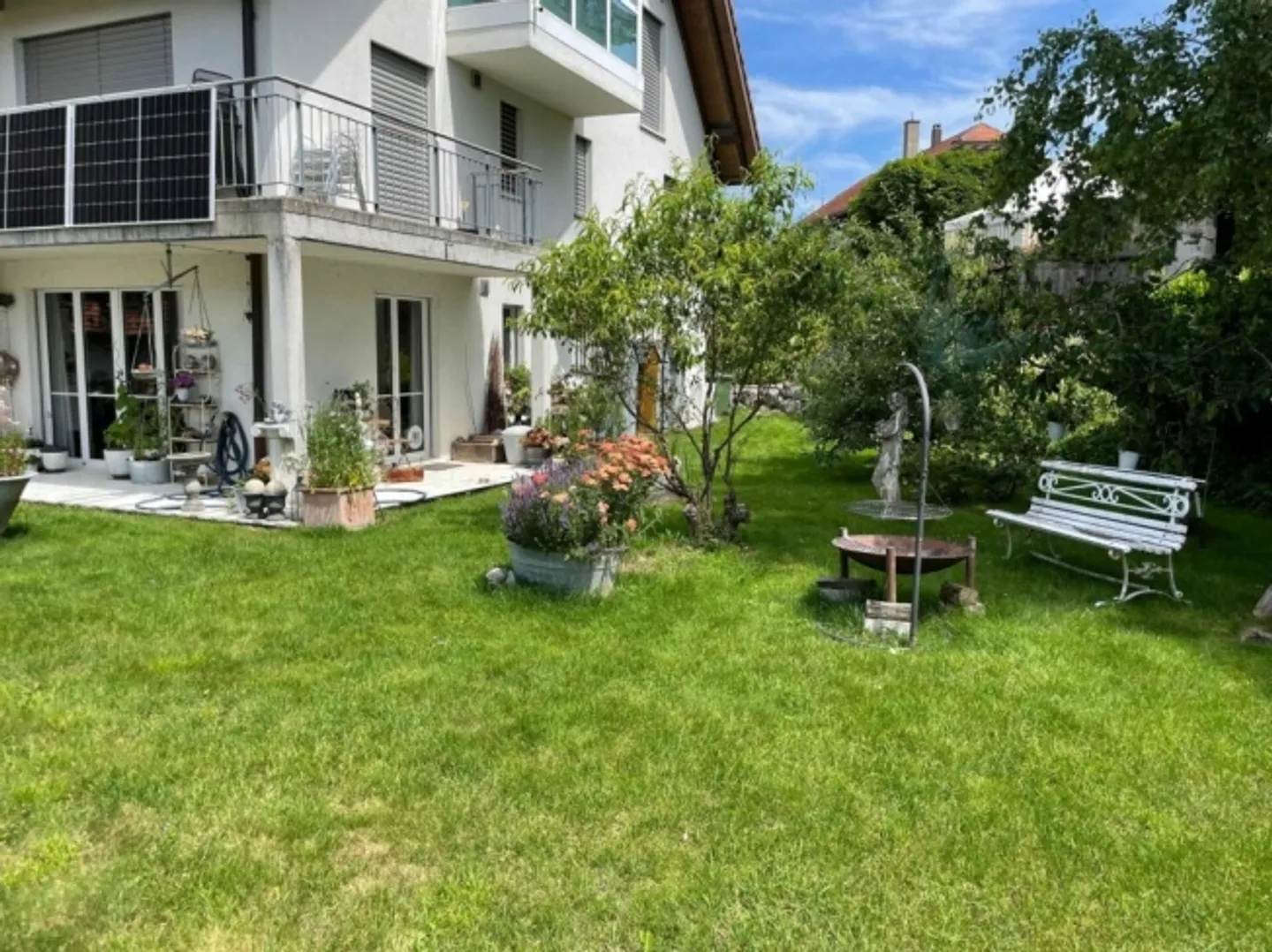 Spacious 5.5 Room Condominium with Parking Space - Photo 3 of 20