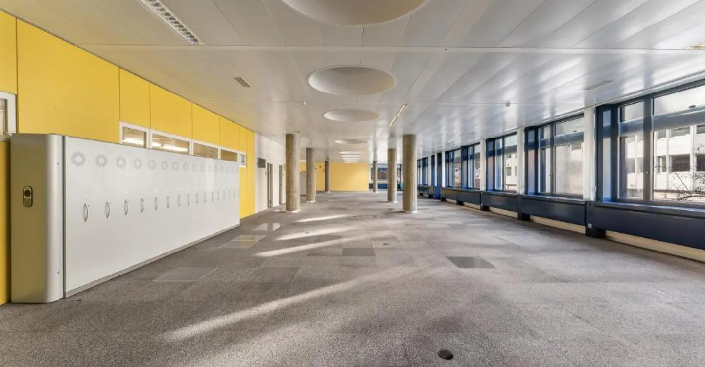 Nel centro di Chur - una sezione completa del piano! - Foto 7 di 9