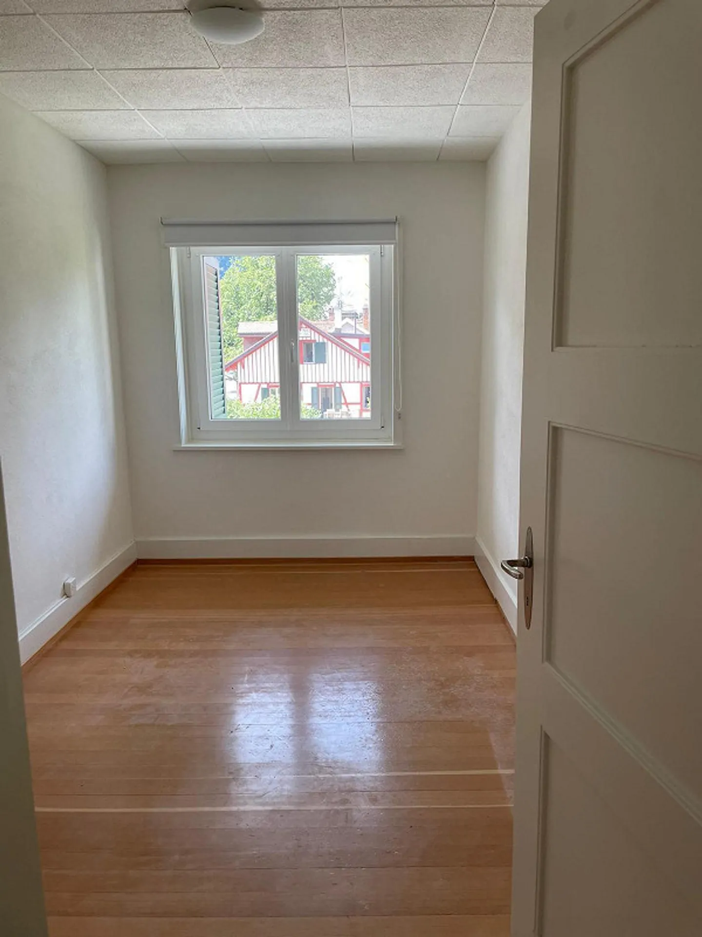 4-room old building apartment with large terrace in a sunny and central location - Photo 4 of 7