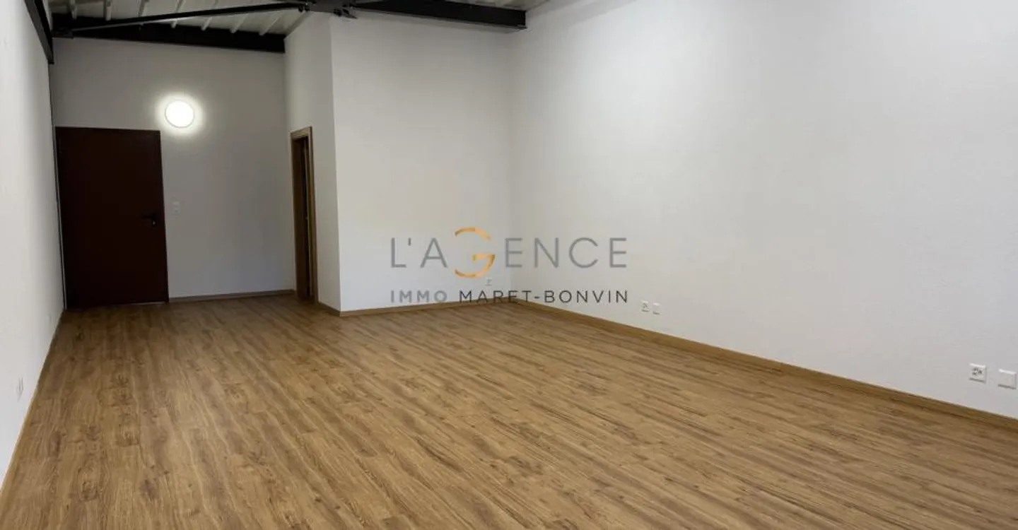 Espace Commercial à Savièse - Photo 1 sur 8
