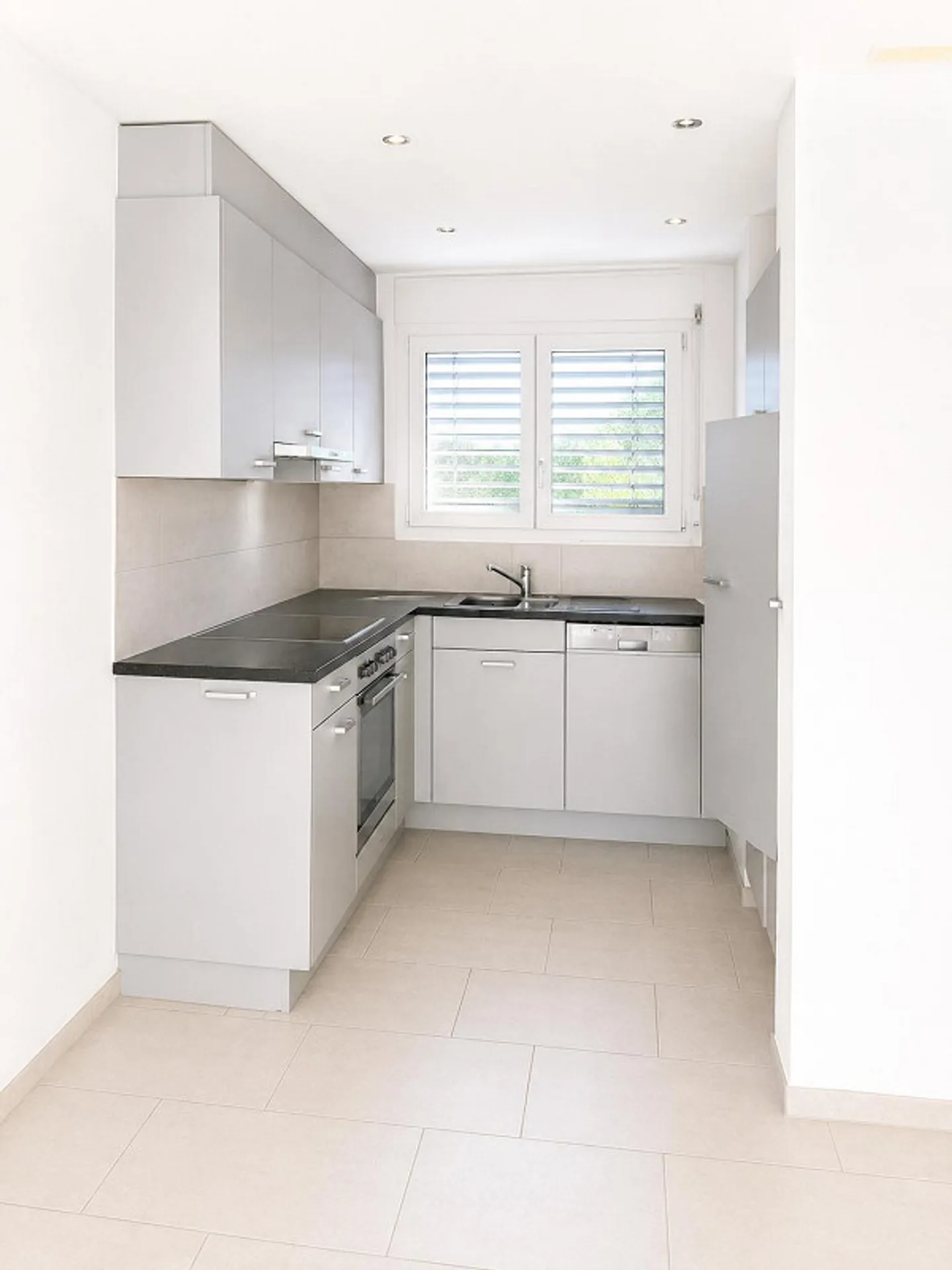 Ampio appartamento duplex di 4,5 locali in posizione centrale a Domat/Ems - Foto 2 di 10