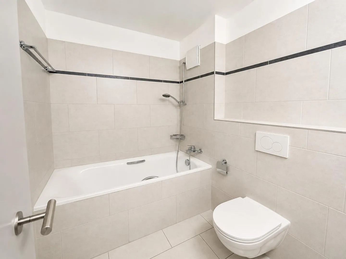 Ampio appartamento duplex di 4,5 locali in posizione centrale a Domat/Ems - Foto 5 di 10