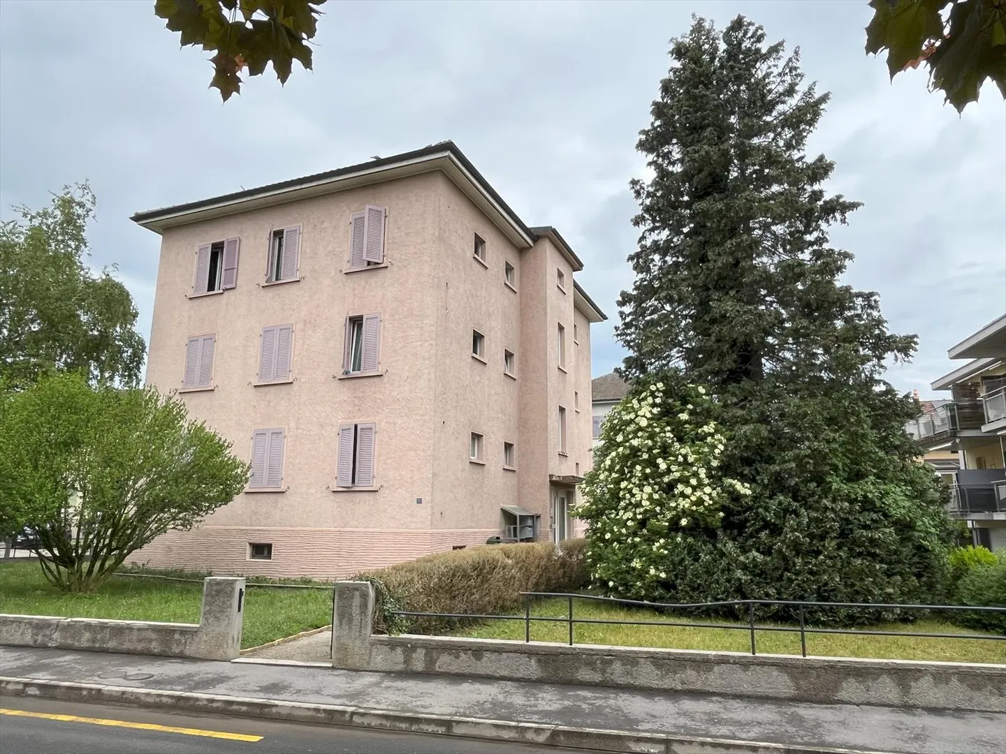 Yverdon-les-Bains - Immeuble locatif de 8 appartements situé dans un quartier ca - Photo 2 sur 7