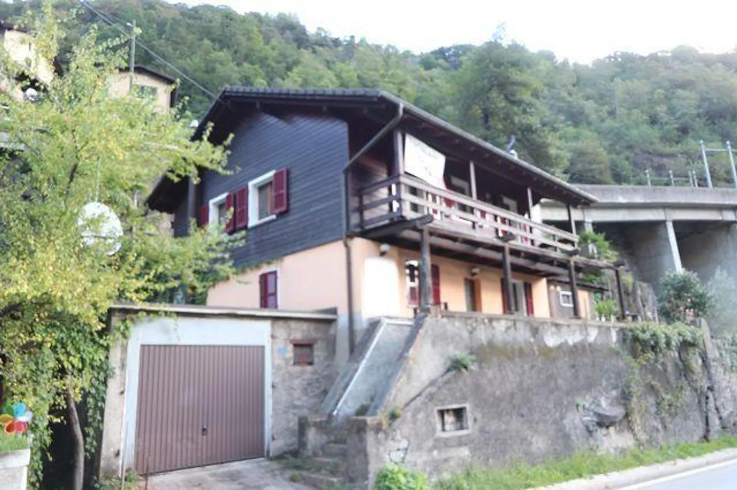 casa rusticale di 4 1/2 locali con giardino - Foto 1 di 19