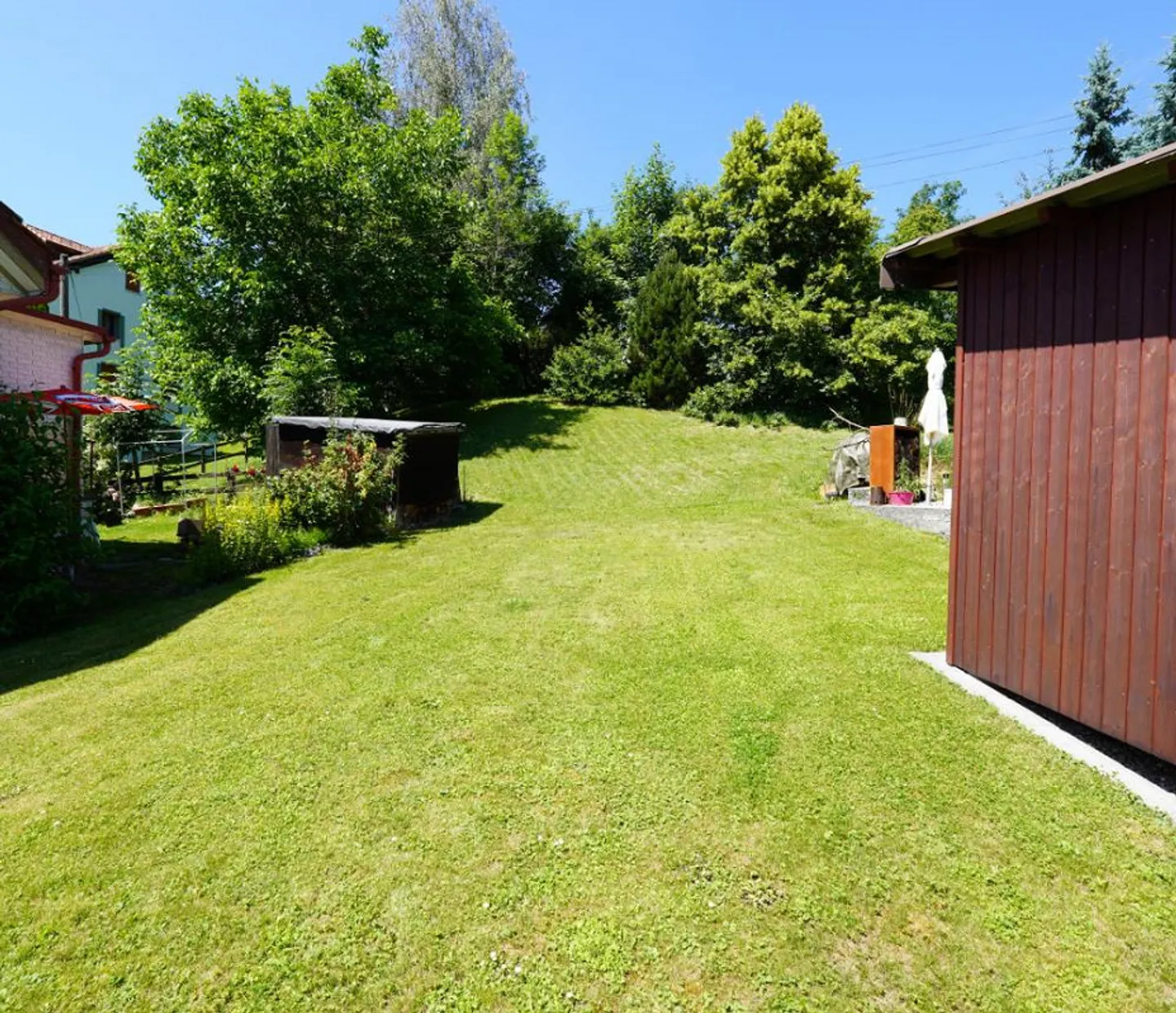 Maison individuelle pour célibataires, couples, une petite famille et/ou amateurs de jardin - Photo 2 sur 7
