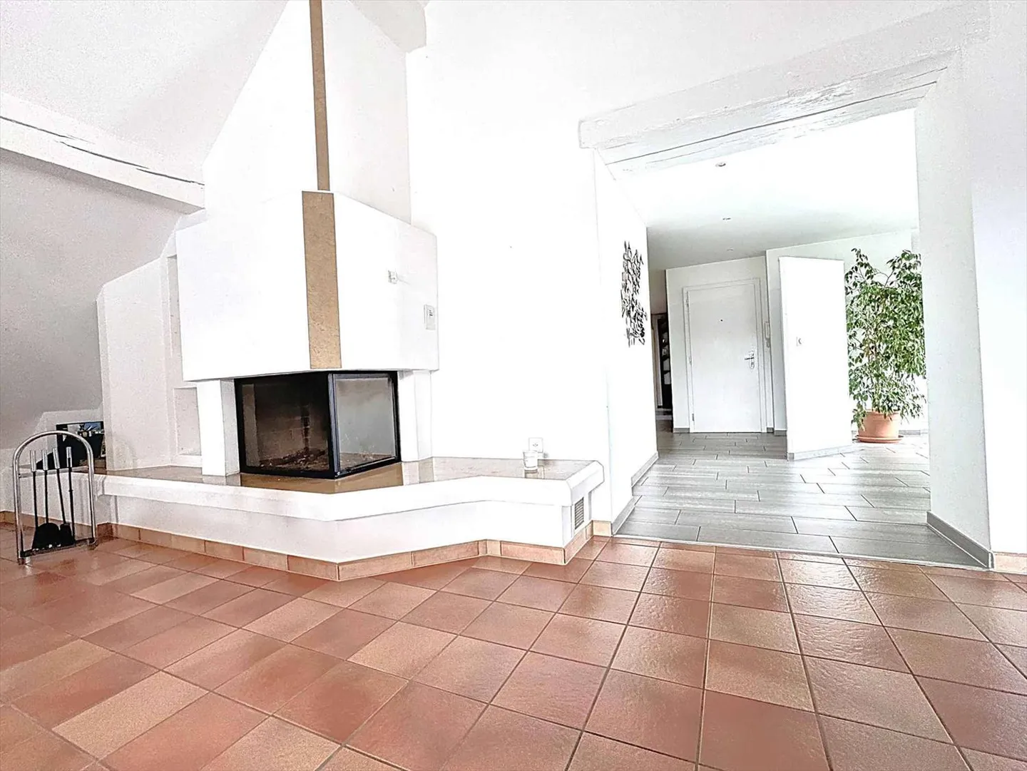 Attico di 150 m² distribuito in 5,5 stanze con belle altezze sotto soffitto - Foto 2 di 13