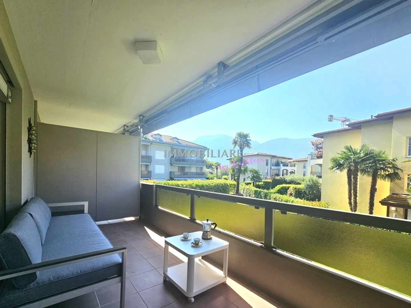 Appartamento per vacanze ristrutturato con stile in posizione tranquilla con camino e 2 balconi - Foto 10 di 13