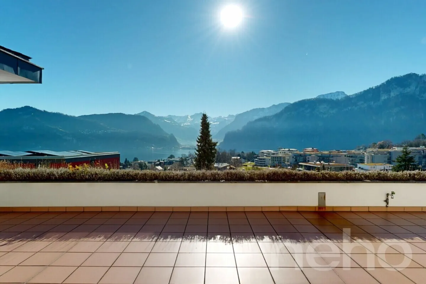 Appartement Élégant avec Atelier - Photo 3 sur 12