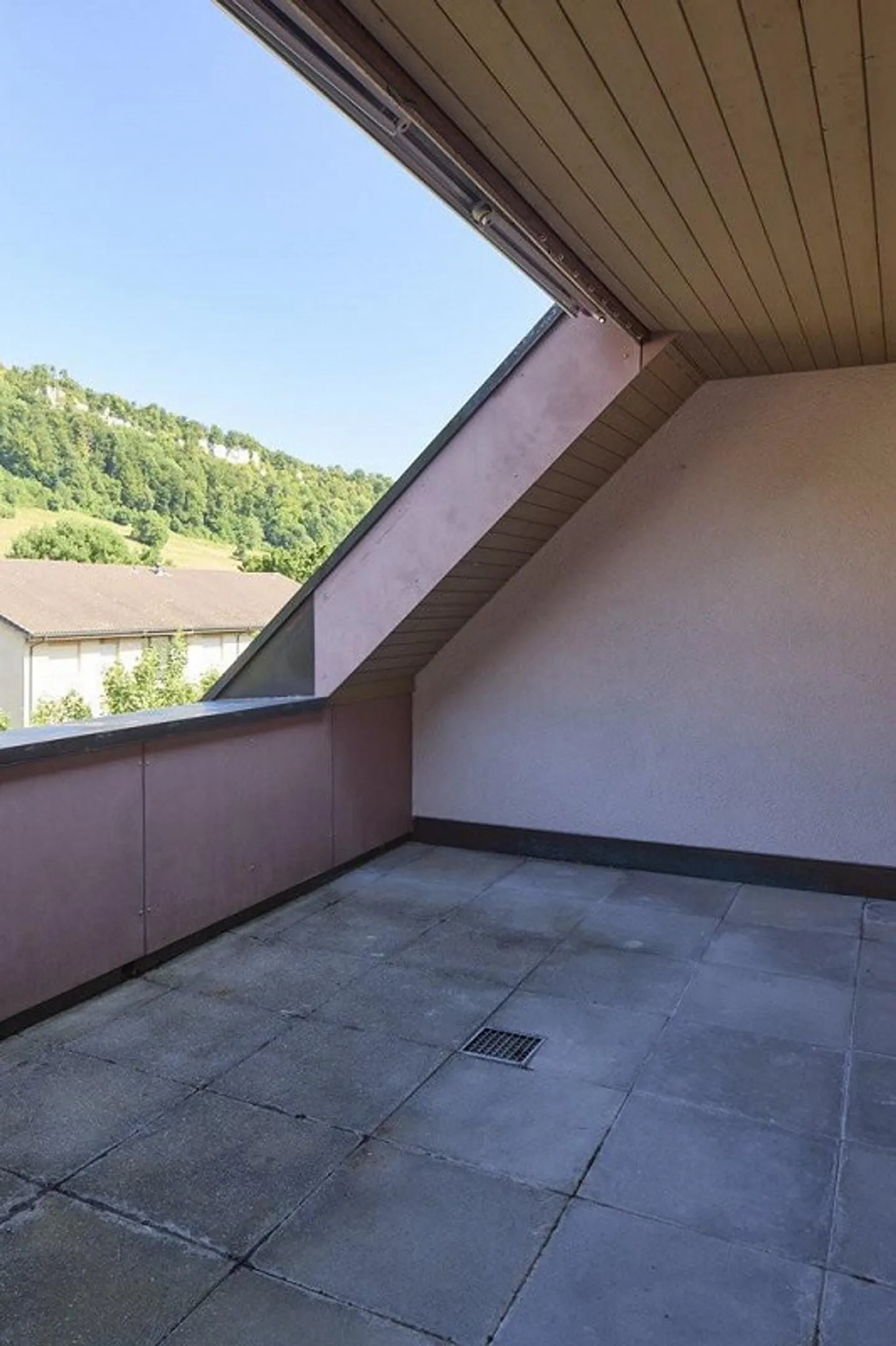 LOUER SANS CAUTION - nouvel appartement sous les combles rénové - Photo 9 sur 10