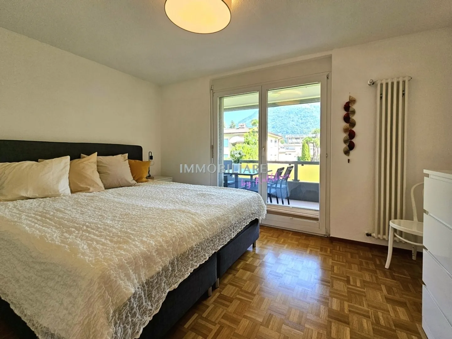 Appartamento per vacanze ristrutturato con stile in posizione tranquilla con camino e 2 balconi - Foto 12 di 13