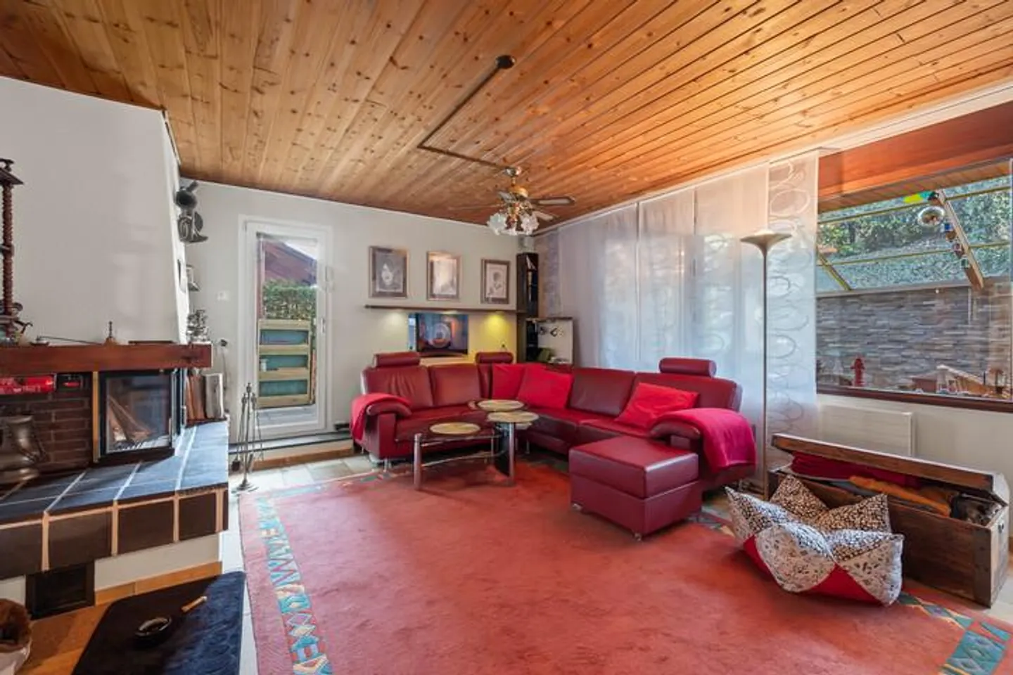 Charming 7.5 Room Corner Single-Family House with Versatile Usable Studio - Photo 2 of 8
