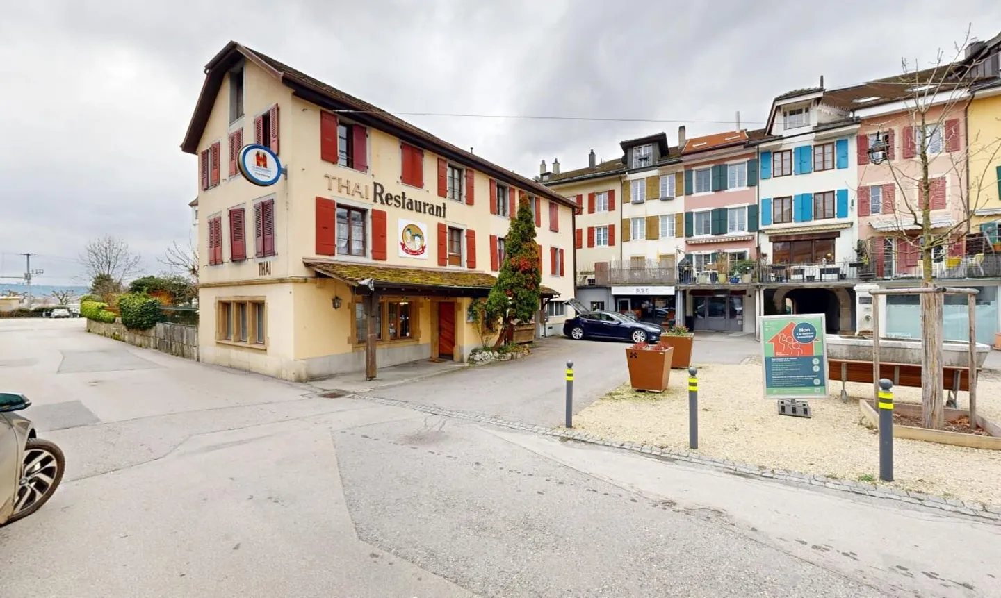 Building with high potential in the center of La Neuveville - Photo 1 of 13