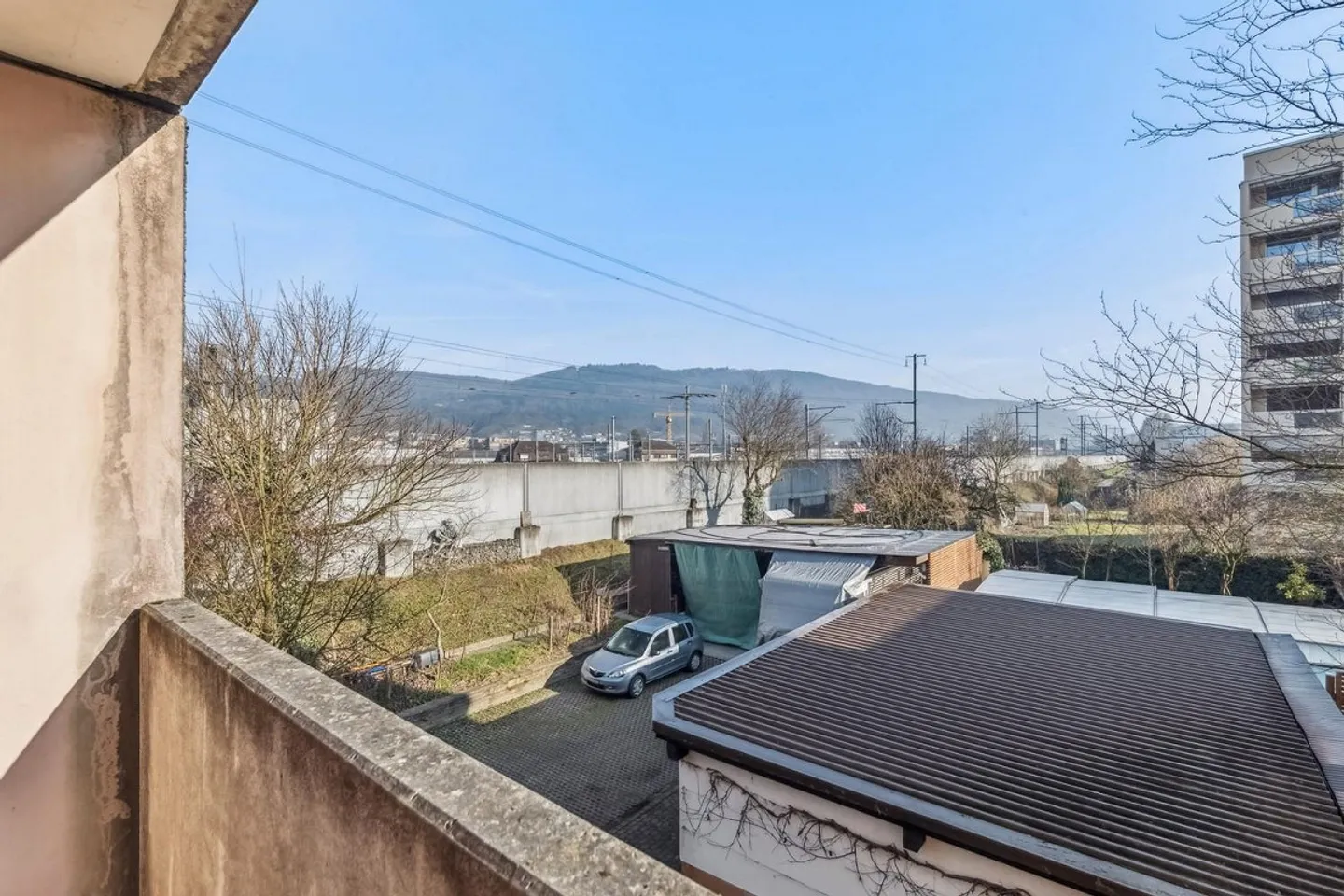 Spacious Layout - Fireplace - Ideal Location! - Photo 4 of 9