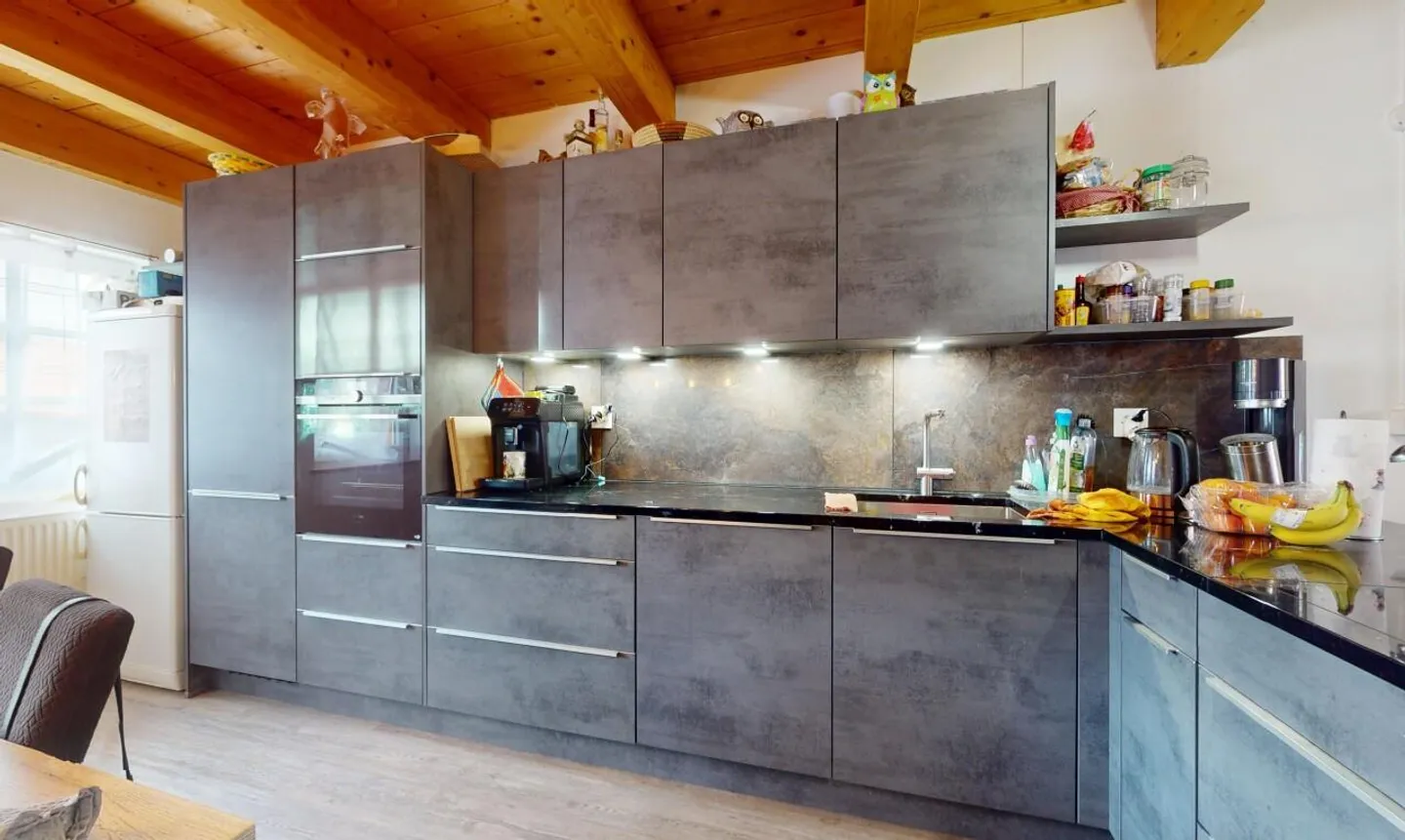 Spacious multi-family house with 3 units in a quiet location - Photo 8 of 13